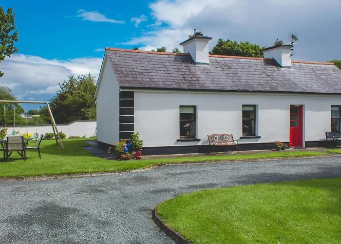 Stunning 3-Bedroom House With Private Garden