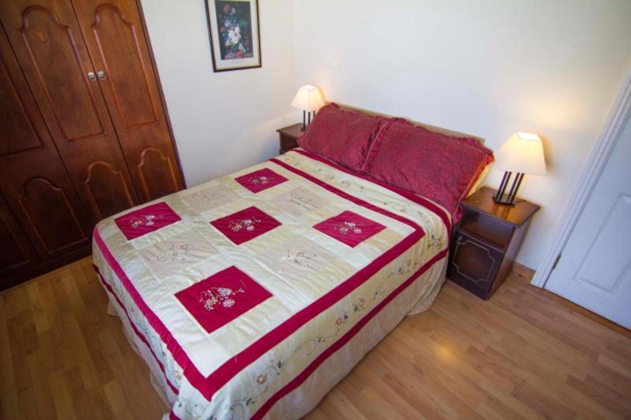 Holiday home Stunning 3-bedroom House With Private Garden *